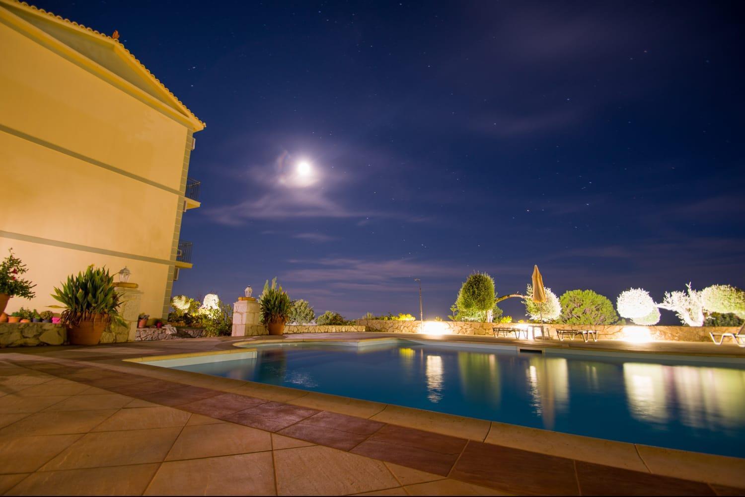 Eagle'S Nest Apartment ลูร์ดฮาตา ภายนอก รูปภาพ
